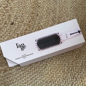 L’ange ceramic straightening brush-NWOT